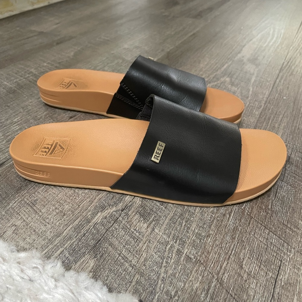Reef slip-on sandals size 6